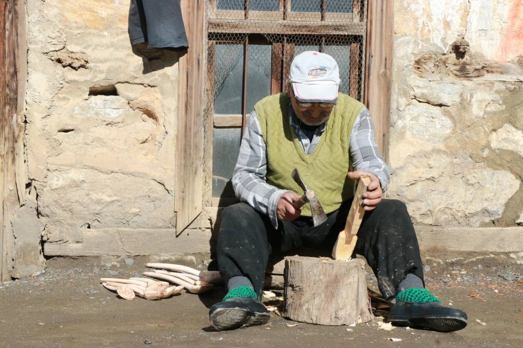 Konya'da dağdan sofraya! Unutulmaya yüz tutmuş mesleği 63 yaşında yaşatıyor 5